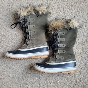 Sorel Joan of Arc Boots Women's Size 8 Green